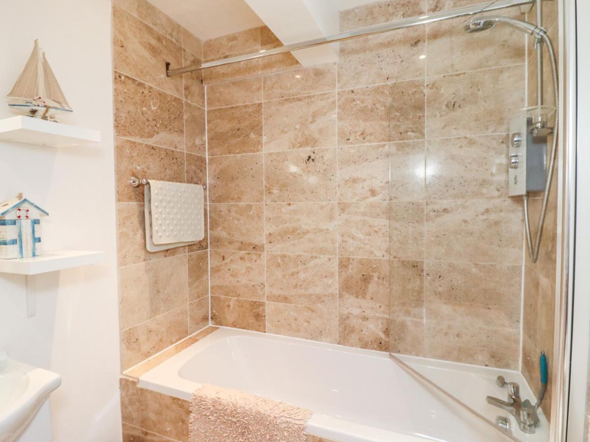 Tuksumduin Villa Whitby Bagian luar foto
